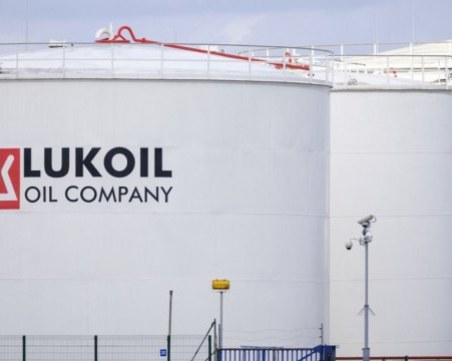 Делян Пеевски и Делян Добрев сезираха прокуратурата за незаконен износ на руски петрол от 