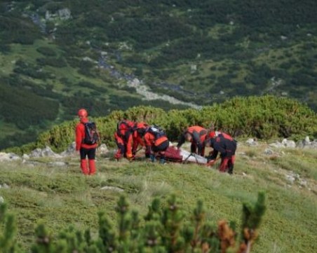 Спасиха двама туристи в Стара планина, жена загина