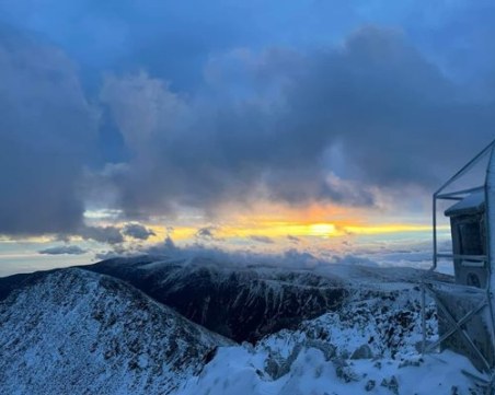 Снежна покривка на Мусала и Ботев