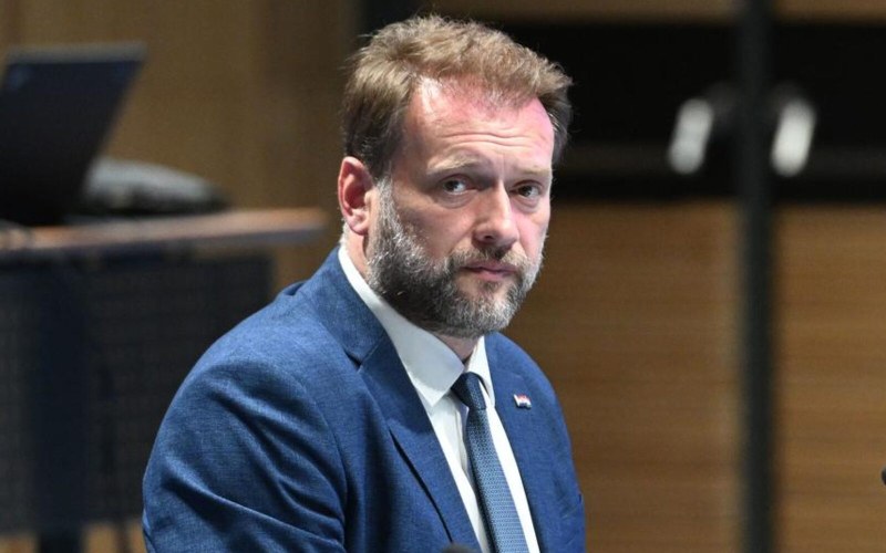 Уволниха хърватски министър заради катастрофа