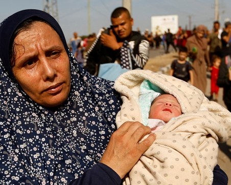 Бебета починаха в Ивицата Газа заради недостиг на гориво в болниците