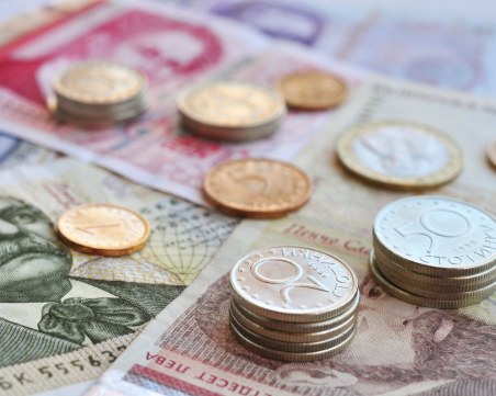 Министерството на финансите предлага поетапно повишение на осигуровките