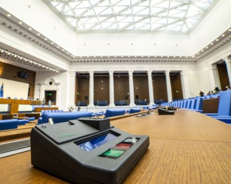 Средната заплата се вдигна със 7,52%, на депутатите - с 19,5%