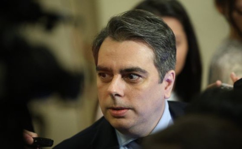 Прокуратурата отказва да разследва защо Асен Василев не бе допуснат да гласува