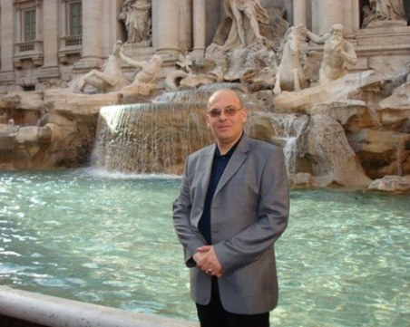 Почина журналистът Васил Захариев