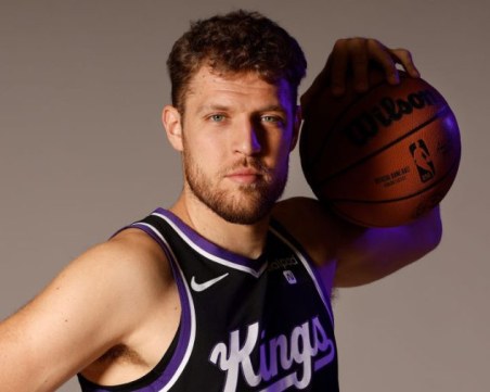 Везенков със силен мач при победа на Сакраменто