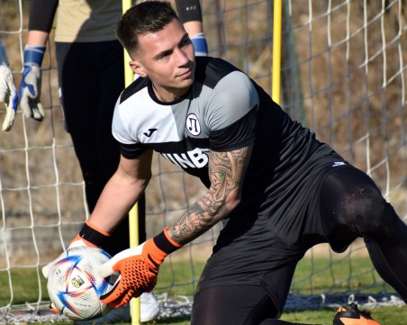 Вратар започна проби в Локо