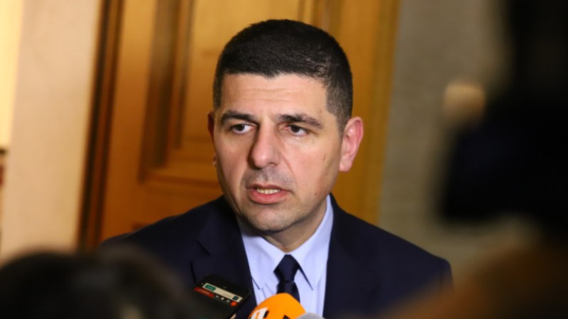 Мирчев: Президентът трябва да постъпи по-зряло, а Тончев сам да си подаде оставката