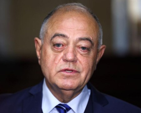 Атанасов: ДАНС се превърнал в добре платена почивна станция