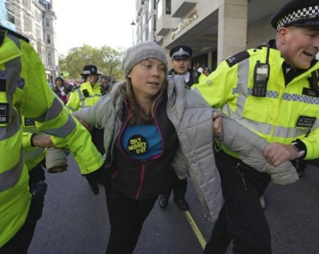 Грета Тунберг се изправи пред съда в Лондон, не се призна за виновна