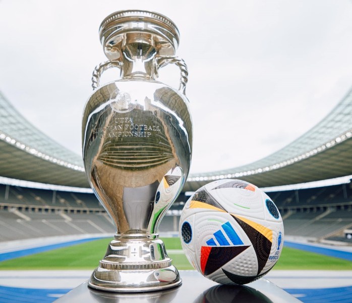 УЕФА официално представи топката на Евро 2024. Церемонията се състоя