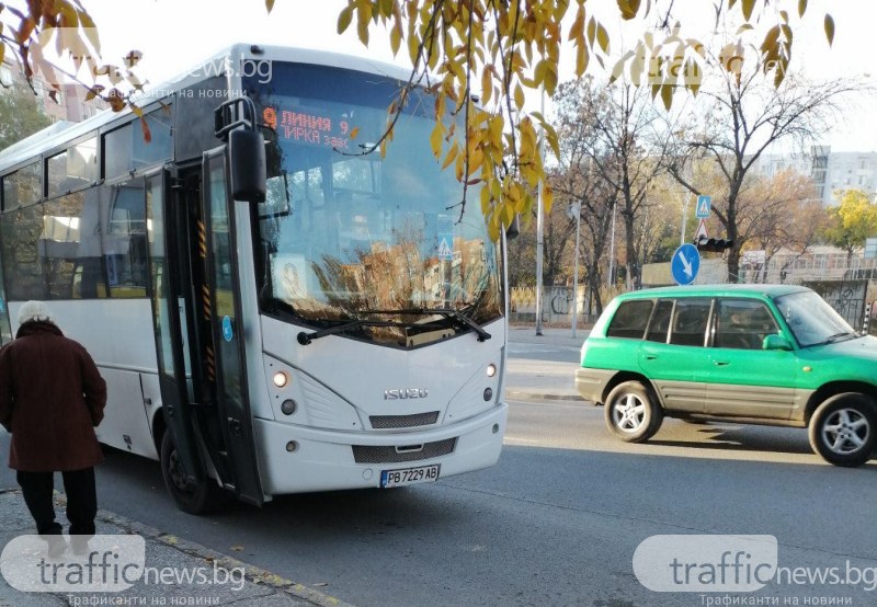 Шофьор от градския транспорт в Пловдив блъсна ученик на пешеходна пътека