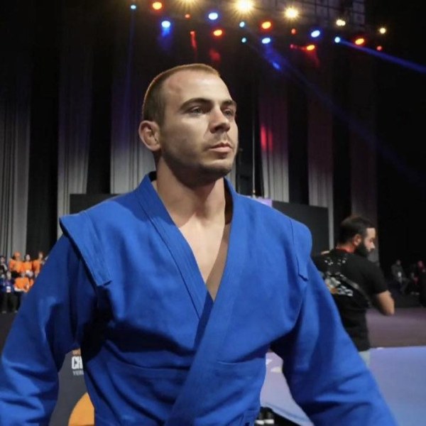 Световният шампион по самбо Иван Хърков е полицай в Панагюрище