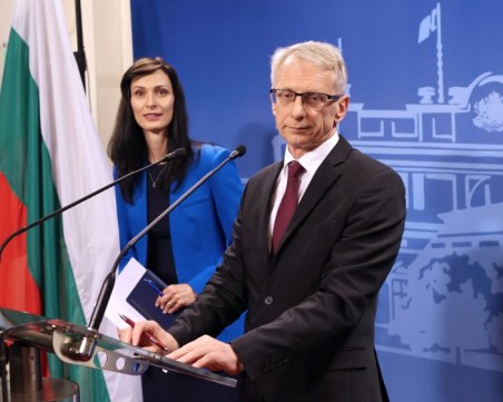 Гласуват втори вот на недоверие срещу кабинета 