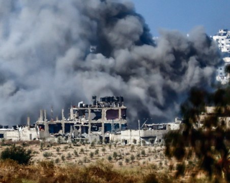 Израел стреля по къщата на лидера на 