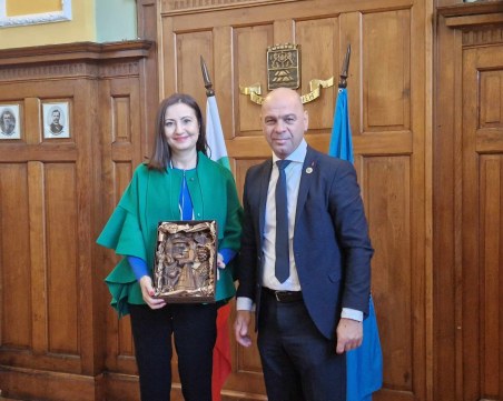 Костадин Димитров посрещна еврокомисар Илиана Иванова в Община Пловдив