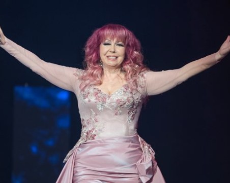 Петя Буюклиева стана баба