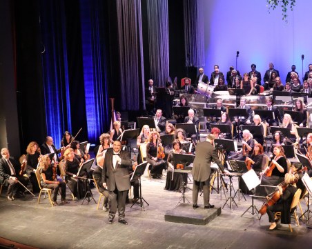 Пловдивската опера отпразнува 70-годишнина с вълнуваща гала - поклон към публиката и доайените си