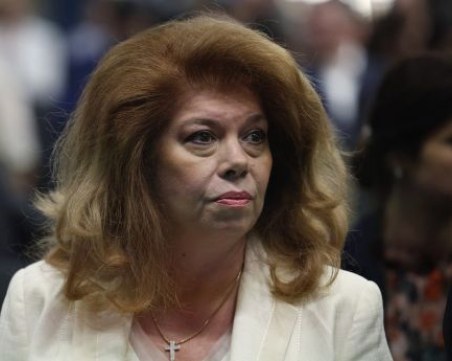 Йотова: Има много дълбока пропаст вътре в некоалицията