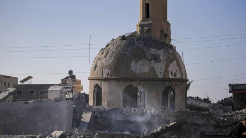 Най-малко 50 души бяха убити при израелски въздушен удар срещу джамия в