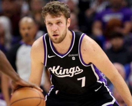 Везенков и Сакраменто продължават с победите