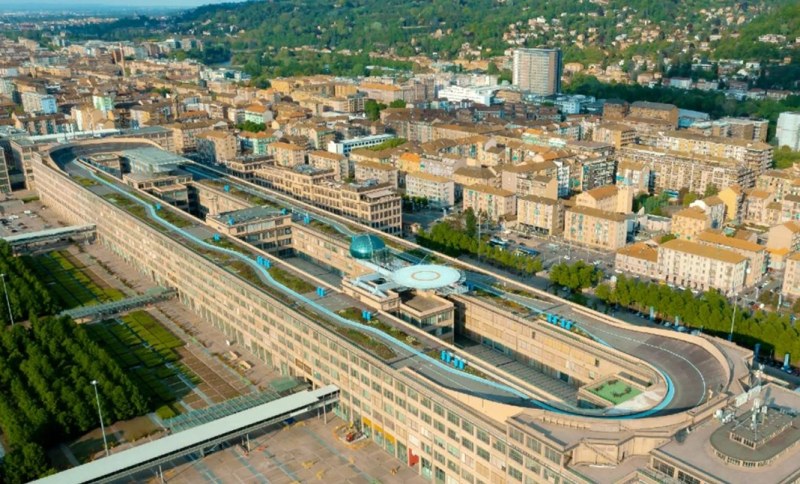 Писта на покрива на сграда - мястото, където Фиат тестваше своите автомобили в Торино