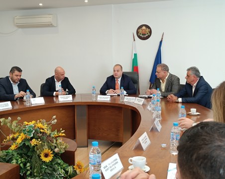 Областният управител се срещна с кметовете на общини от Пловдивска област