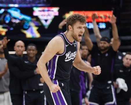 Победната серия на Сакраменто и Везенков продължи и срещу Дончич