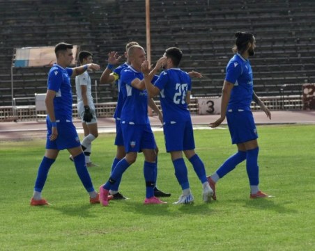 Спартак с класика над Розова долина