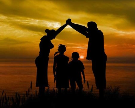 В 75 на 100 от европейските домакинствата не растат деца, България с най-малко многодетни семейства