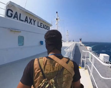 Анализатор: Българите от отвлечения кораб ще бъдат третирани спрямо исляма