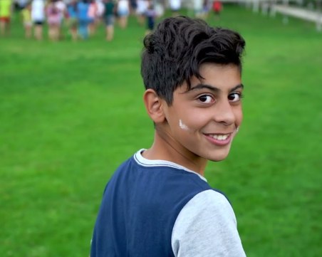 Кутия с Мисия събира дарения за деца, загубили родител във войната в Армения