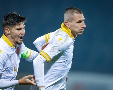 Младежите разгромиха Естония