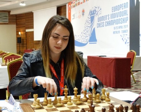 Нургюл Салимова с индивидуално злато на Европейското по шахмат