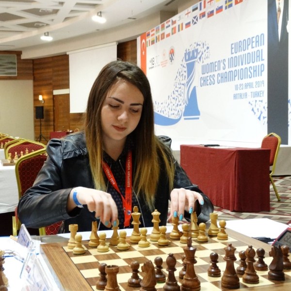 Нургюл Салимова с индивидуално злато на Европейското по шахмат