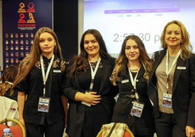 Европейските отборни шампионки по шахмат Антоанета Стефанова Белослава Кръстева