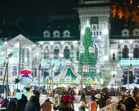 Коледната елха в Крайова е най-красивата в Европа