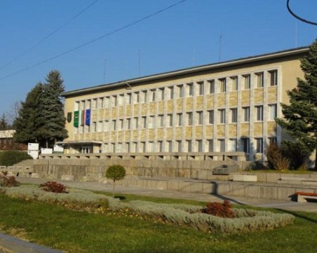 В съда в Пазарджик броят бюлетини от кметските избори в Панагюрище