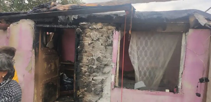 Пожар изпепели до основи три къщи в Столипиново