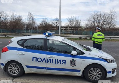 Арестуваха млад шофьор блъснал полицейски автомобил в Пловдив Около 20 30
