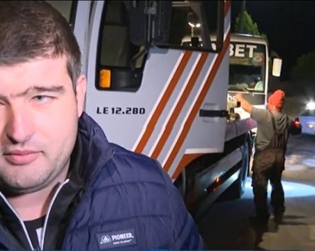 Мъж, помогнал на децата от катастрофиралия автобус: Бяха много изплашени