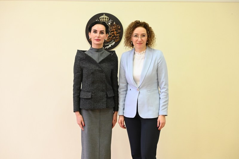Министър Шалапатова: България подготвя мерки за пълноценна интеграция на украинските граждани