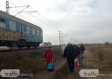 Пътниците от влака който по рано днес блъсна камион на жп