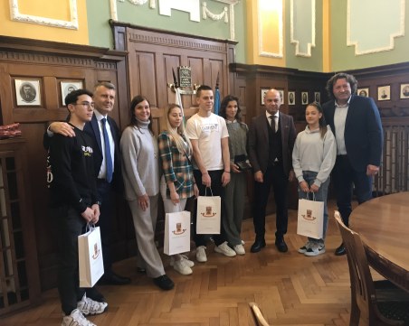 Кметът Костадин Димитров поздрави медалистите от Националния отбор по спортна аеробика