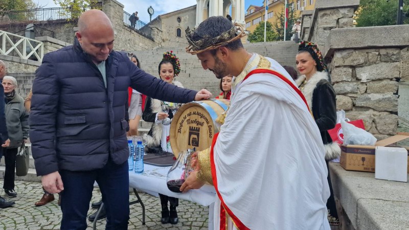 Пловдив се превръща във винена столица за 15-и път с