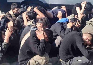 Над 30 мигранти са открити на турско българската граница в камион