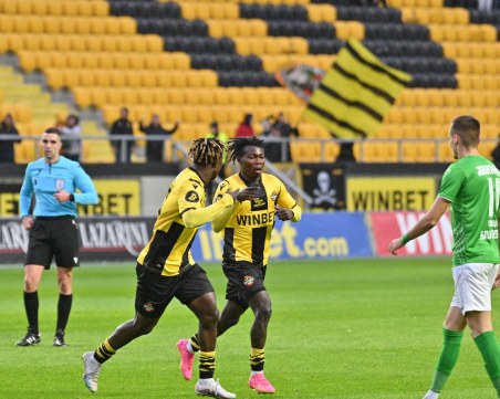 Ботев продължи серията след обрат срещу Пирин, Попето и Акере отново блестят