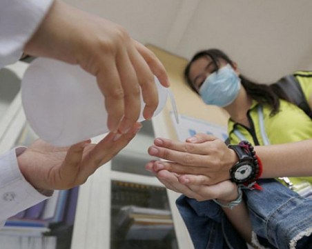 Китайските власти с превантивни мерки заради новия респираторен вирус