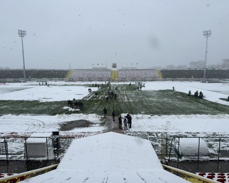 Снегът забави началото на Ботев Враца - Локо Пловдив