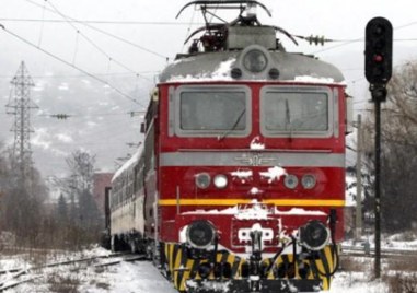 Два влака от София до Варна са спрени единият